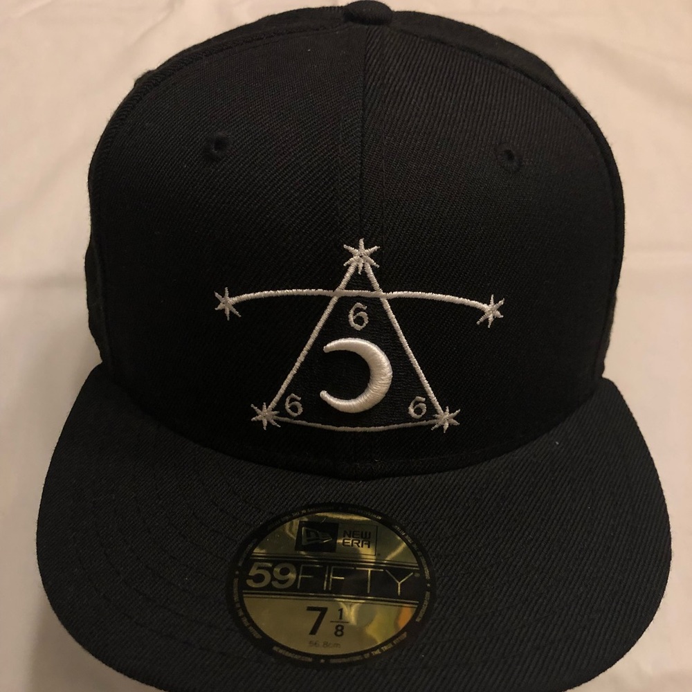Black Scale Men’s Hat